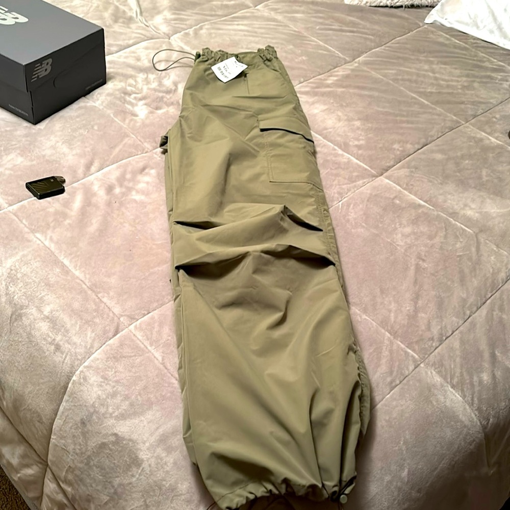 Army Green Women’s Cargo Pants